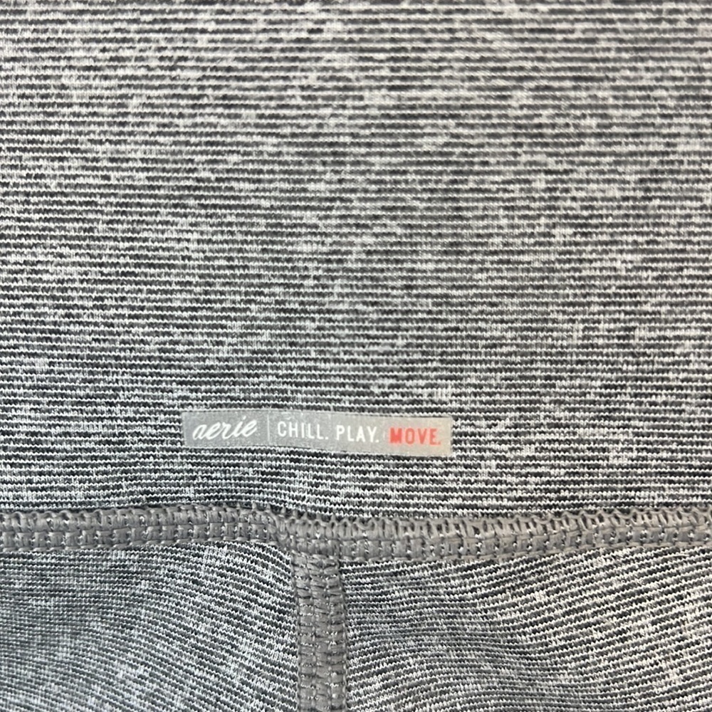 Aerie Grey High Waisted Yoga Pants/ Leggings Size M - Picture 4 of 10
